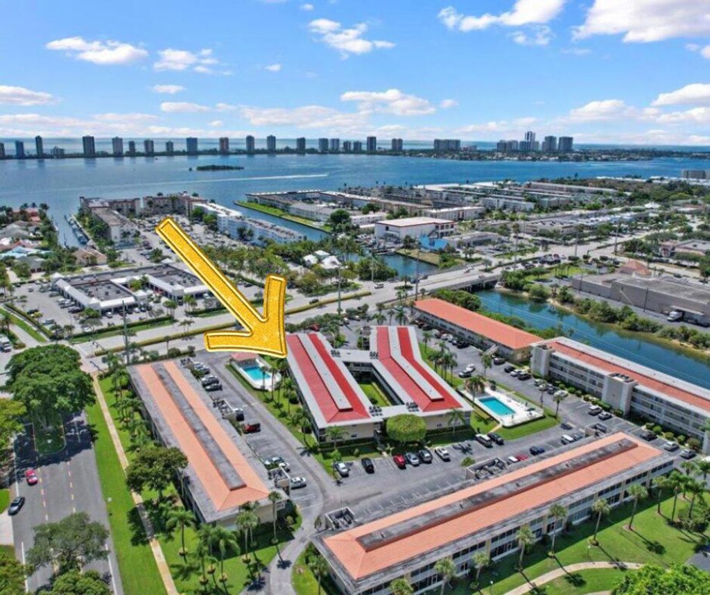 Photo of 419 Us Highway 1 E #206, North Palm Beach, FL 33408 (MLS # R10985005)