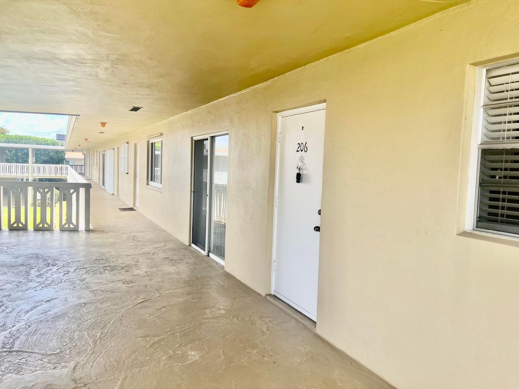 Photo of 419 Us Highway 1 E #206, North Palm Beach, FL 33408 (MLS # R10985005)