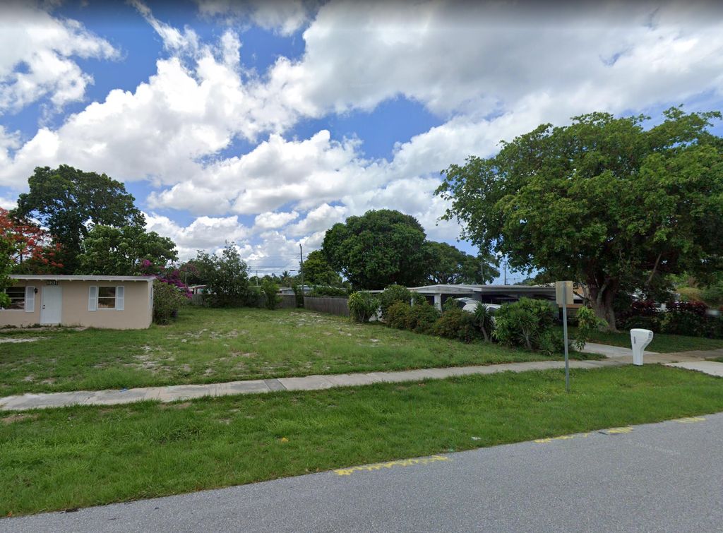 Photo of 135 SE 12 Avenue, Boynton Beach, FL 33435 (MLS # R11023635)