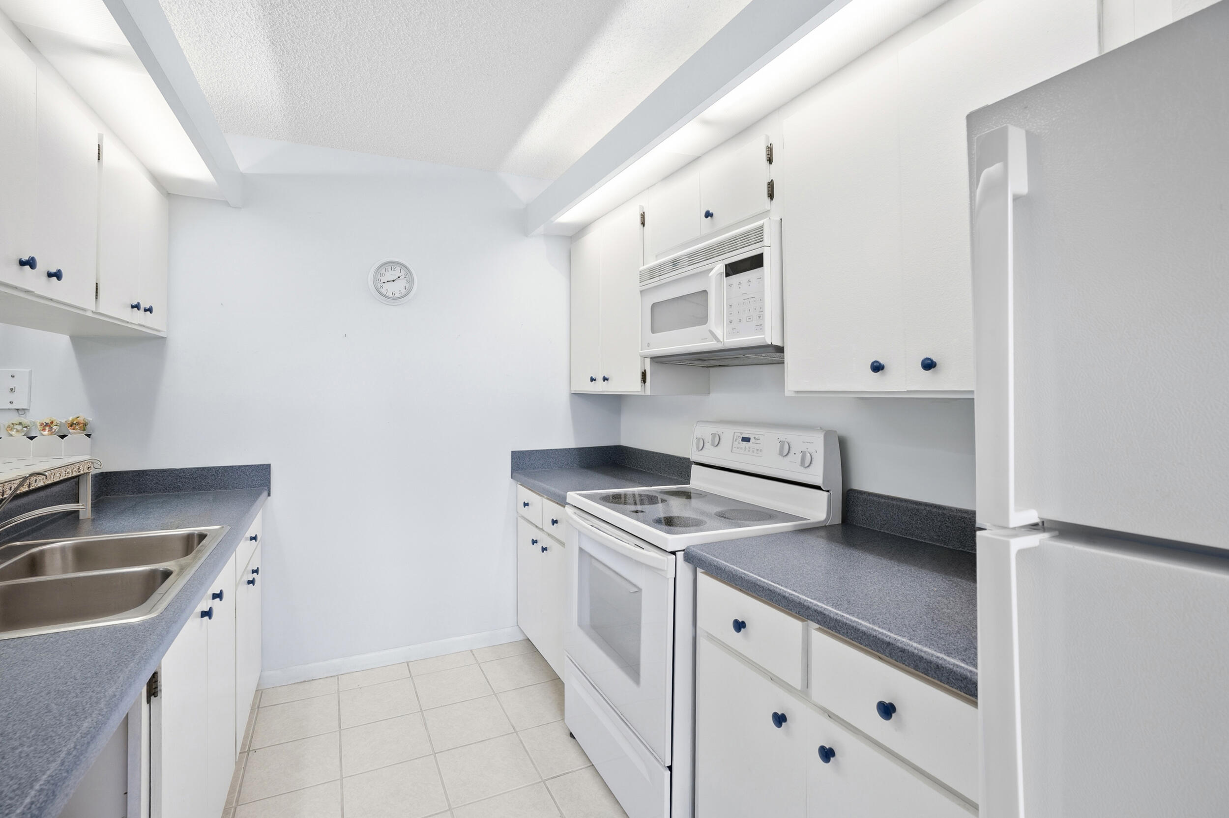 SUNSET TRACE AT MARTIN DOWNS (AKA MARTIN DOWNS PLA - Residential