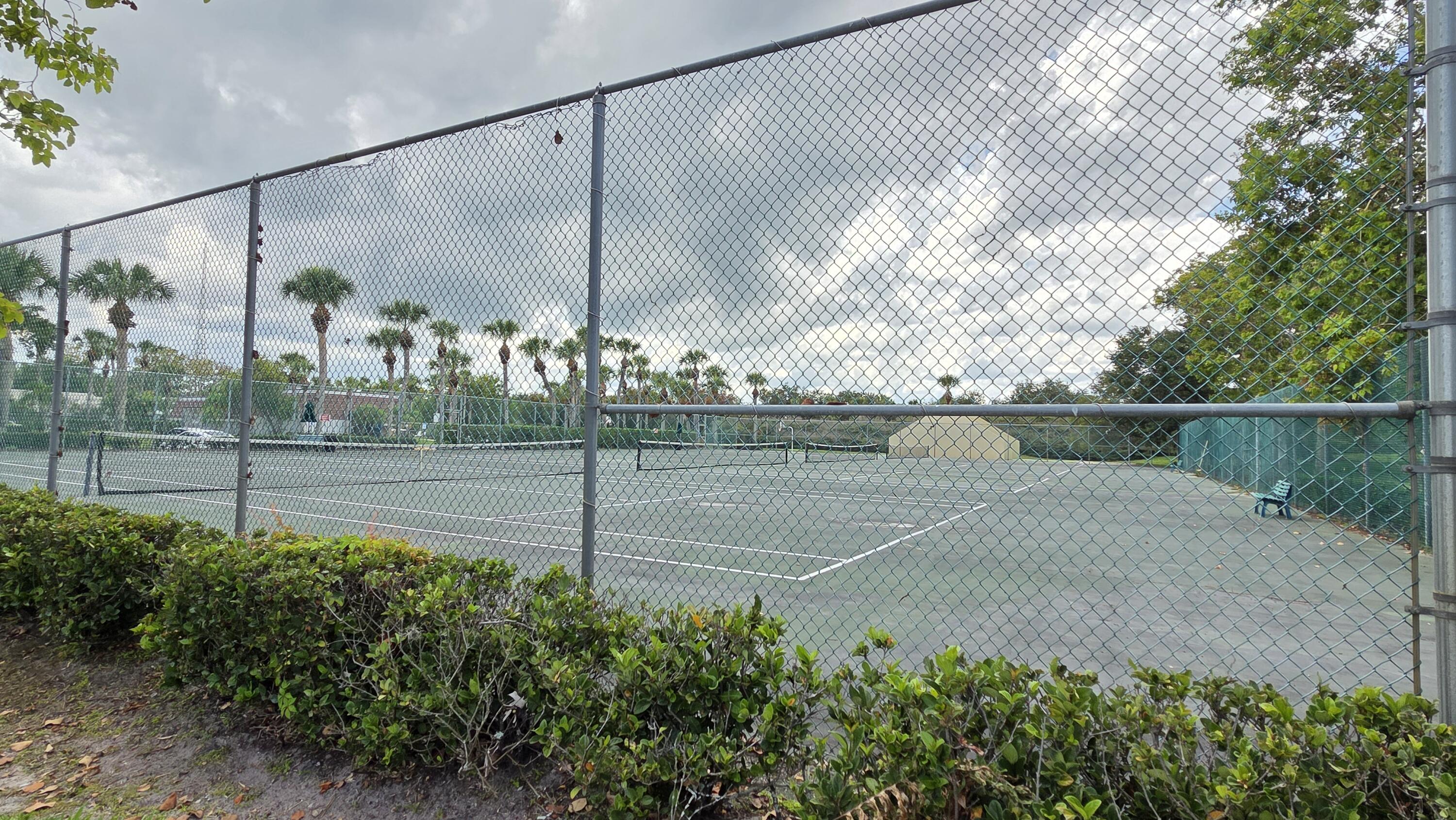 SUNSET TRACE AT MARTIN DOWNS (AKA MARTIN DOWNS PLA - Residential