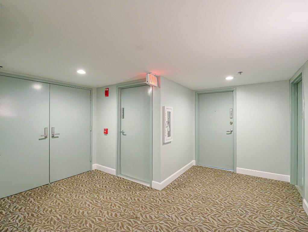 AQUANIQUE OCEAN CLUB, A CONDOMINIUM - Residential