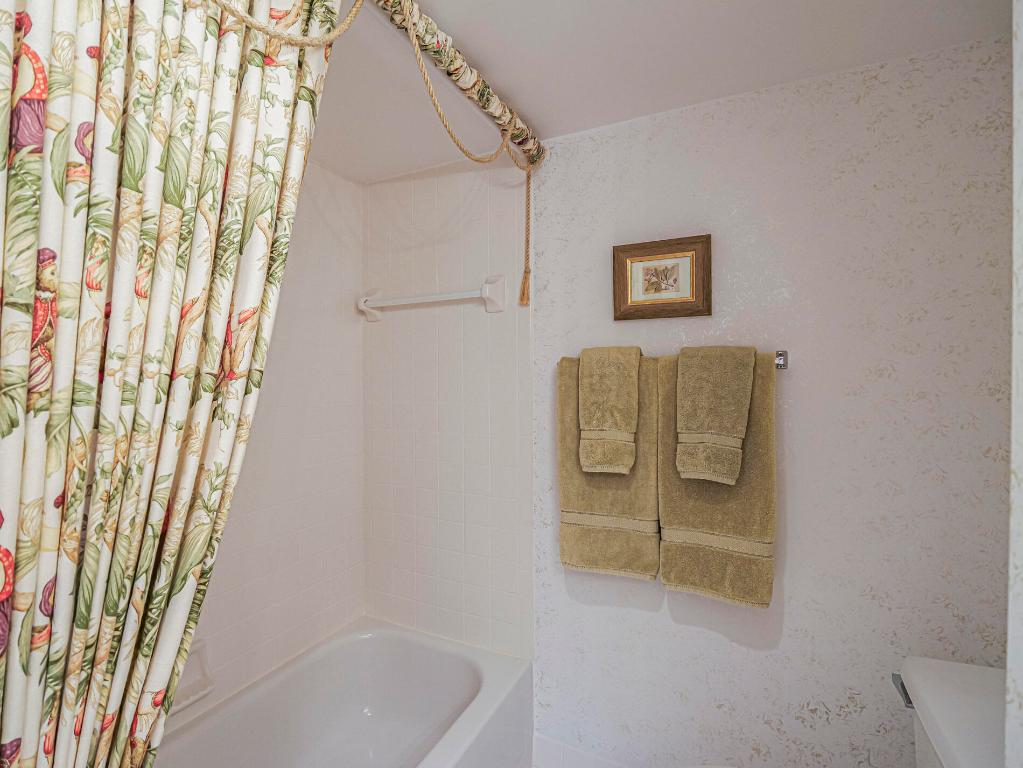 AQUANIQUE OCEAN CLUB, A CONDOMINIUM - Residential