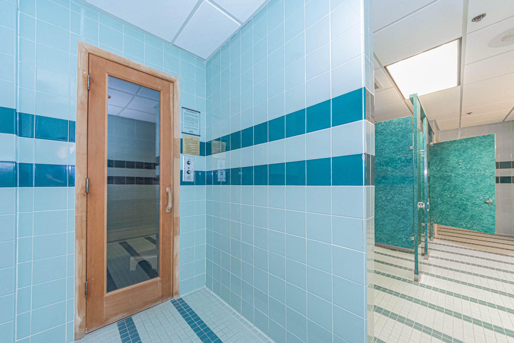 AQUANIQUE OCEAN CLUB, A C - Residential