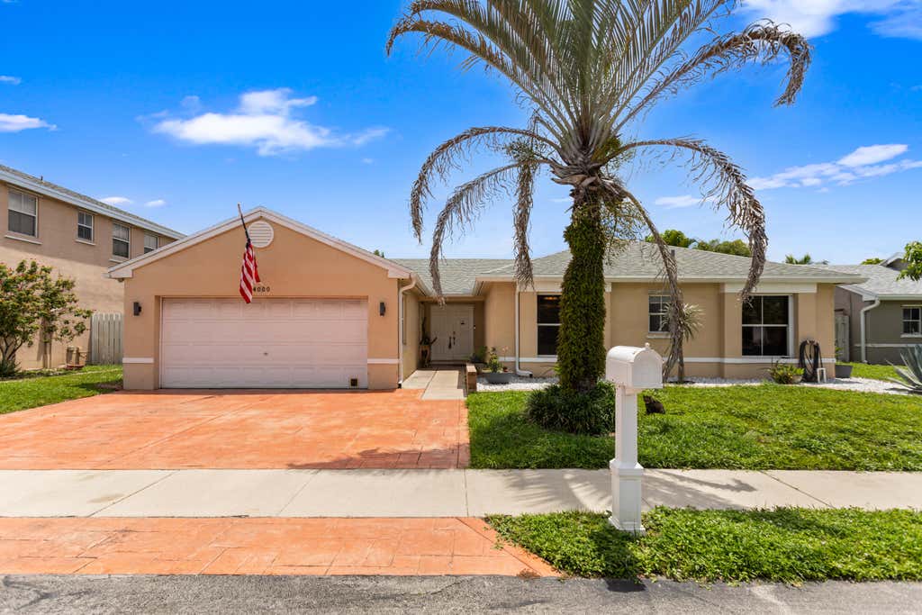 Photo of 4000 SW 72ND Drive, Davie, FL 33314 (MLS # B26062068)
