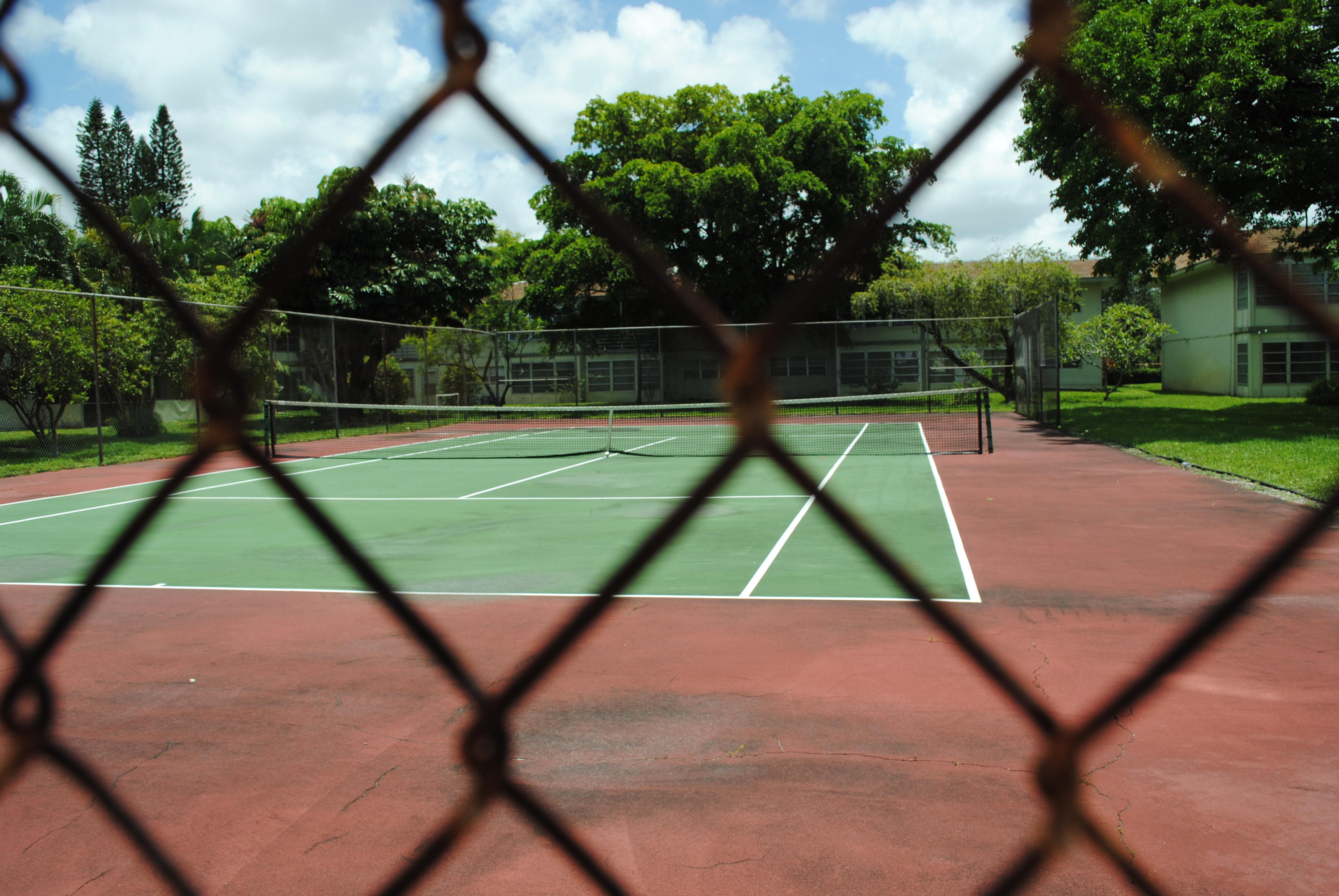 APPLEGREEN APTS 4 CONDO - Residential