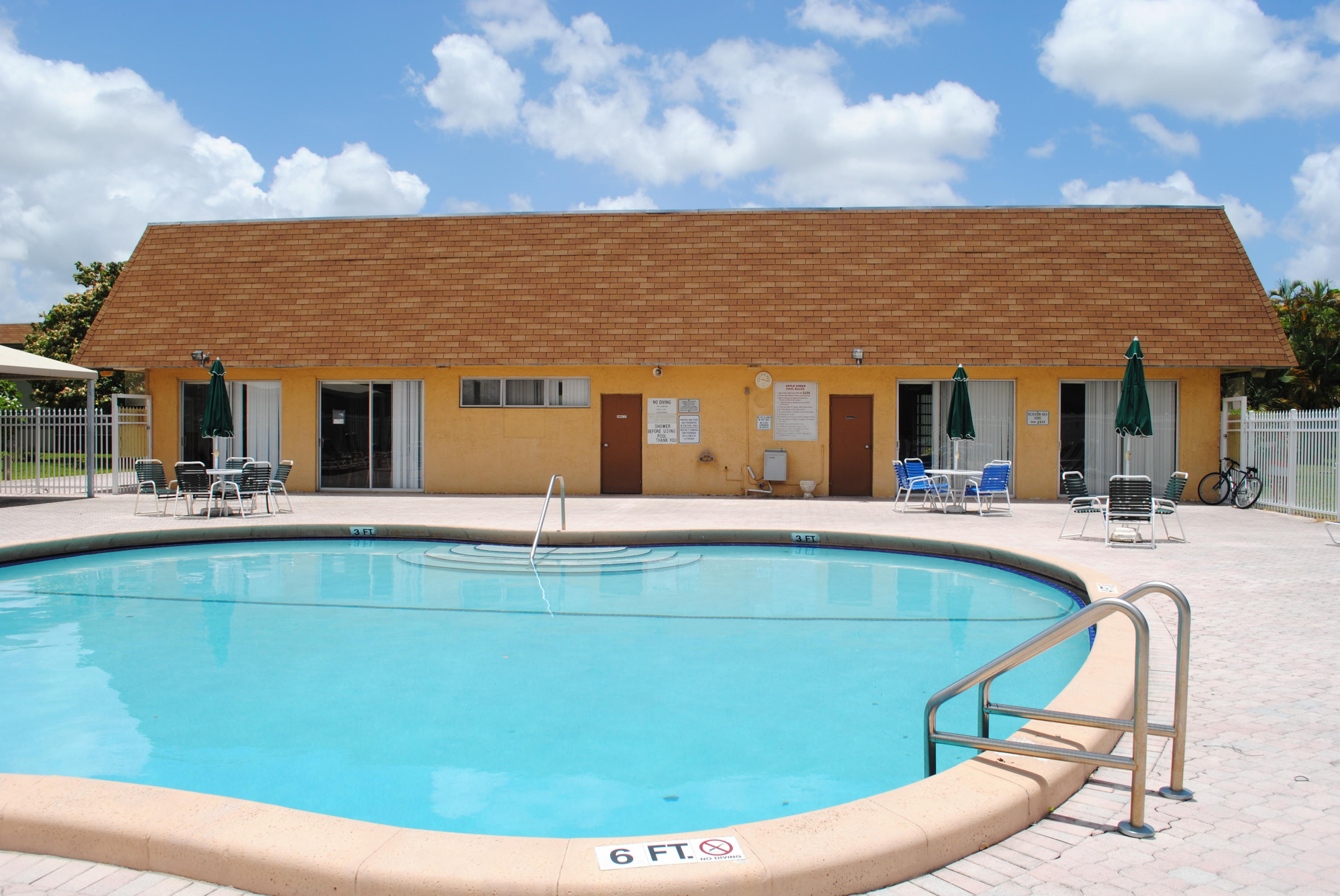 APPLEGREEN APTS 4 CONDO - Residential