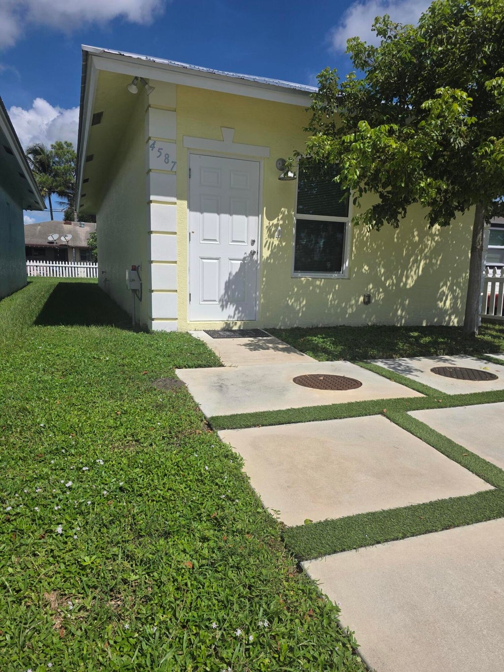 Photo of 4587 Cambridge Street, Lake Worth Beach, FL 33463 (MLS # B26084902)