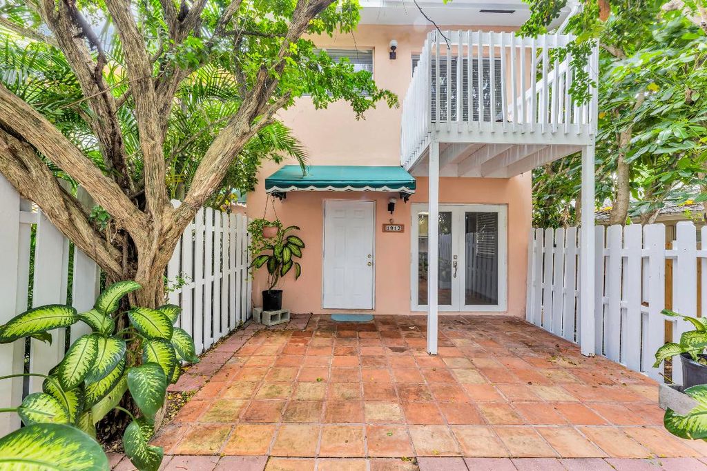 Photo of 1912 NE 6th Street, Deerfield Beach, FL 33441 (MLS # R11036780)