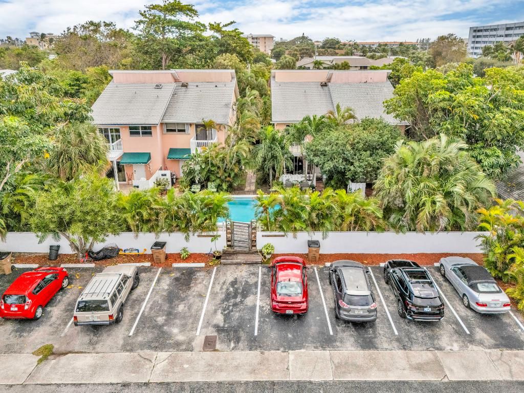 Photo of 1912 NE 6th Street, Deerfield Beach, FL 33441 (MLS # R11036780)