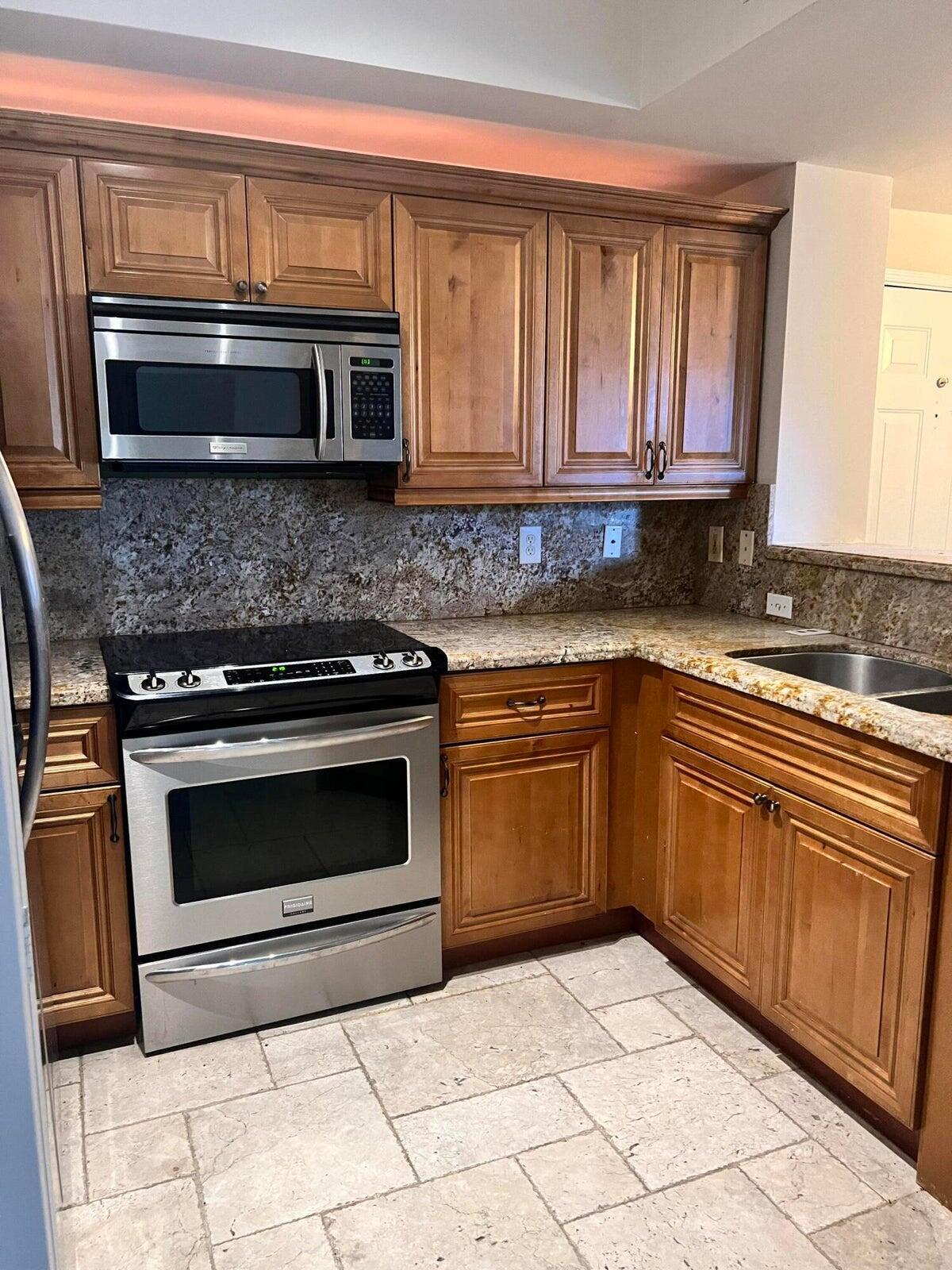 COURTYARDS IN CITYPLACE CONDO - Residential Lease