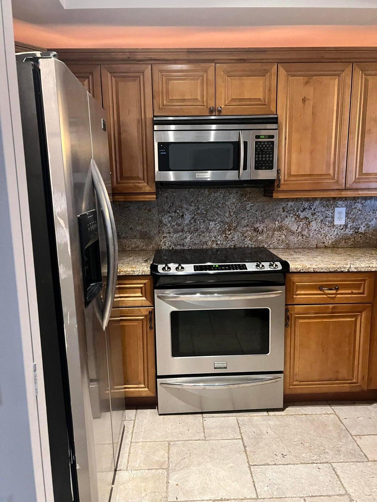 COURTYARDS IN CITYPLACE CONDO - Residential Lease