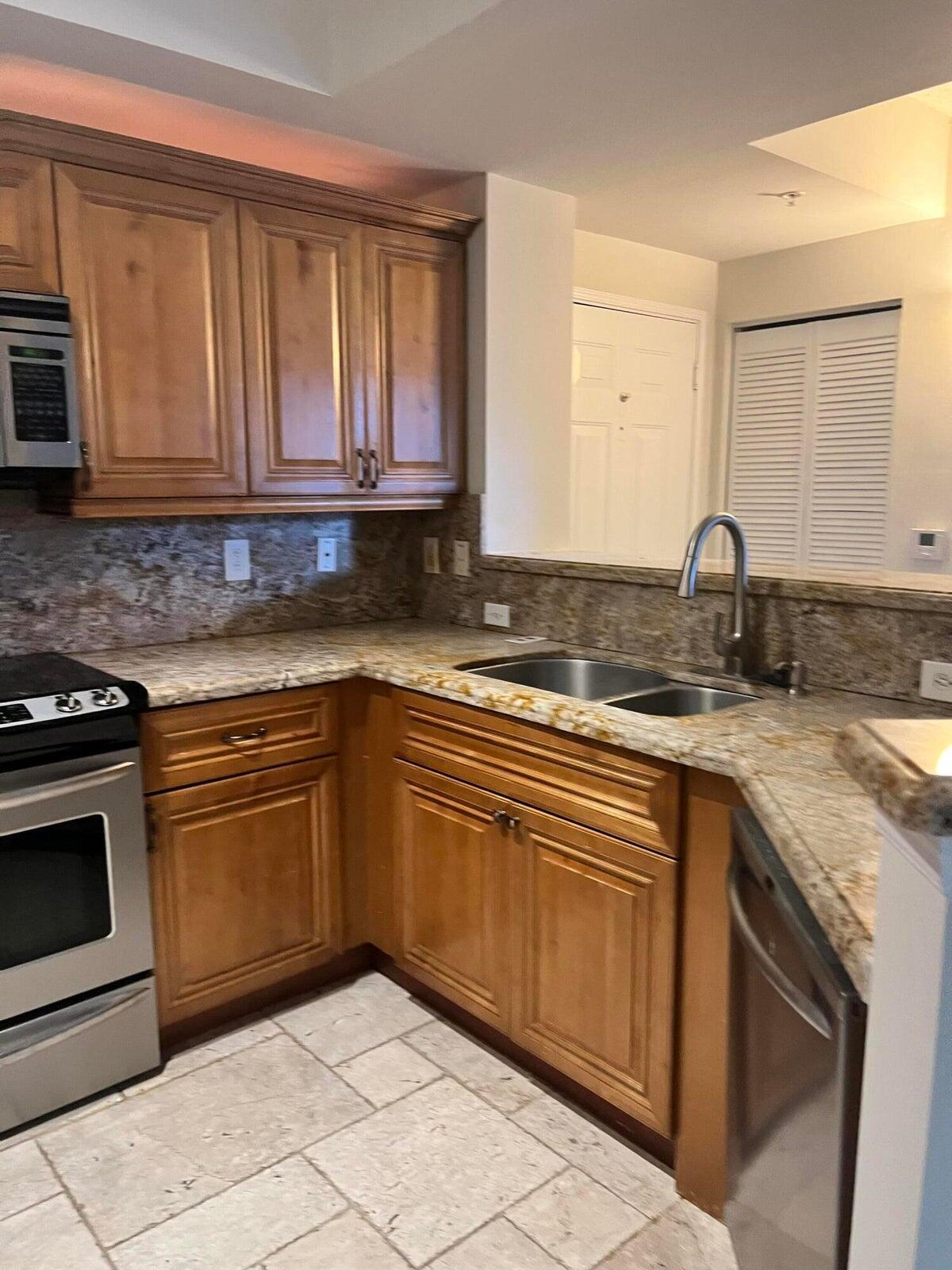 COURTYARDS IN CITYPLACE CONDO - Residential Lease