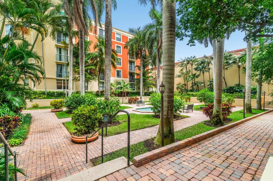 COURTYARDS IN CITYPLACE CONDO - Residential Lease