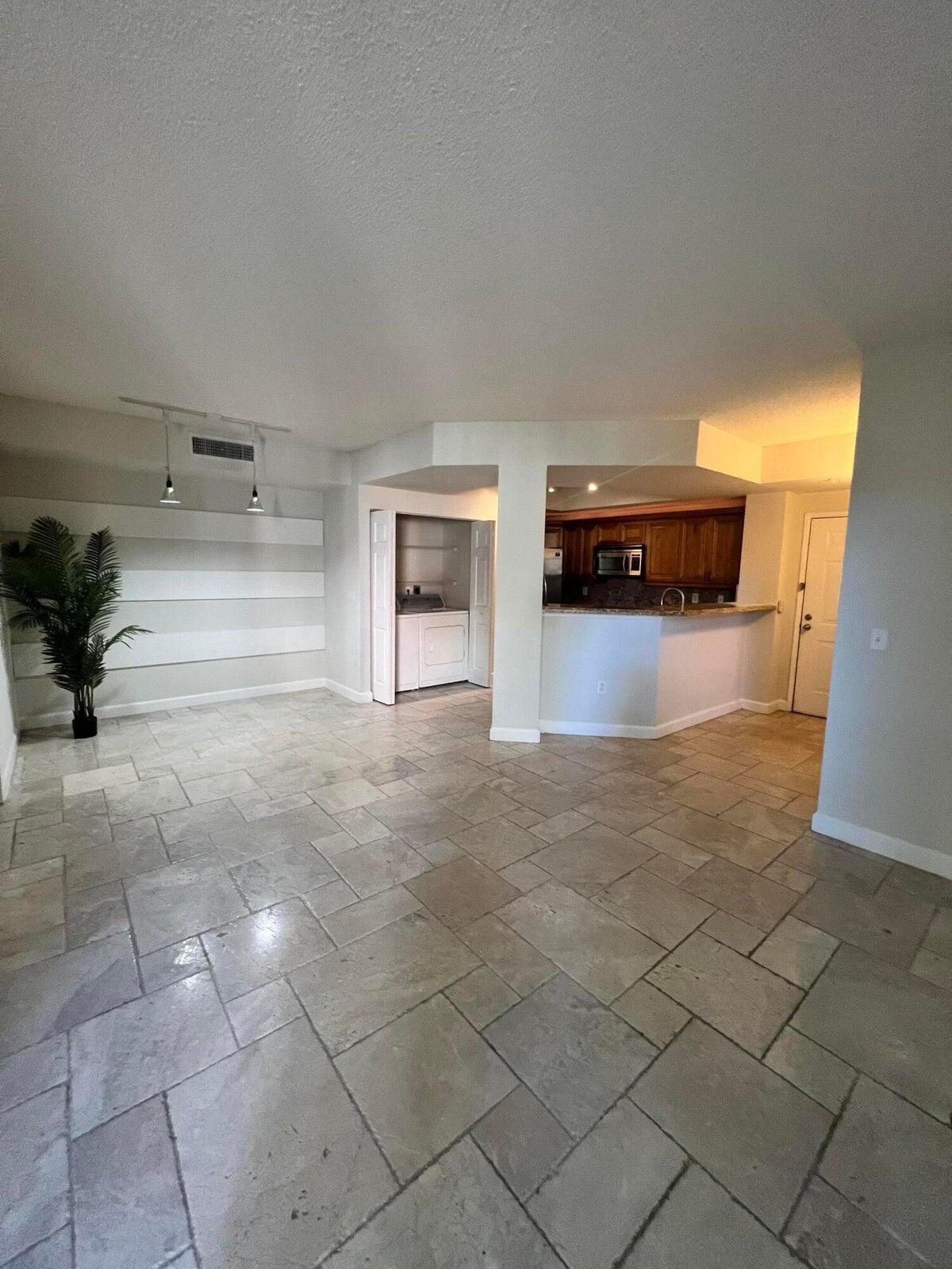COURTYARDS IN CITYPLACE CONDO - Residential Lease