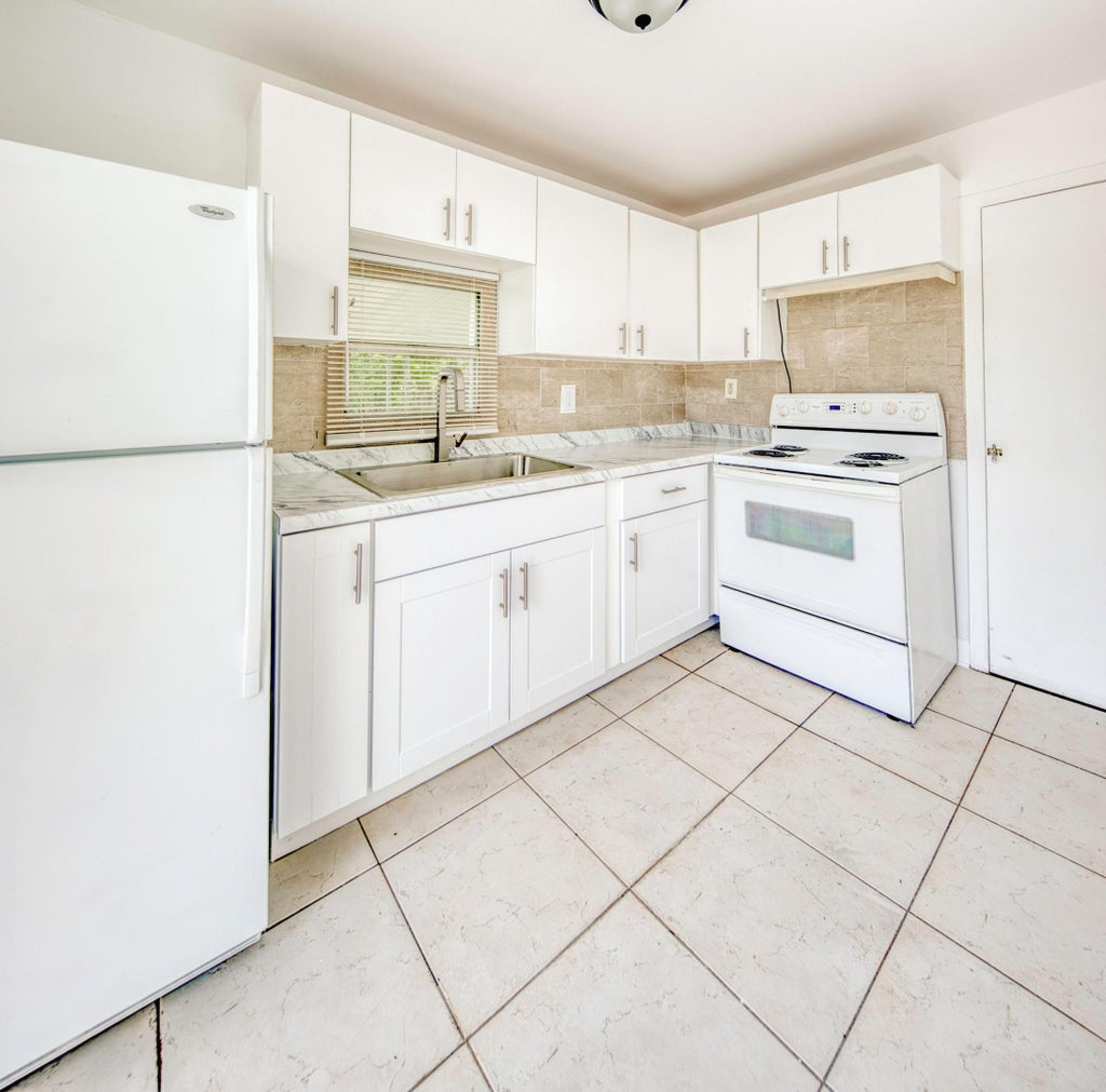 Photo of 531 N B Street #3 (west Building), Lake Worth Beach, FL 33460 (MLS # B26074768)