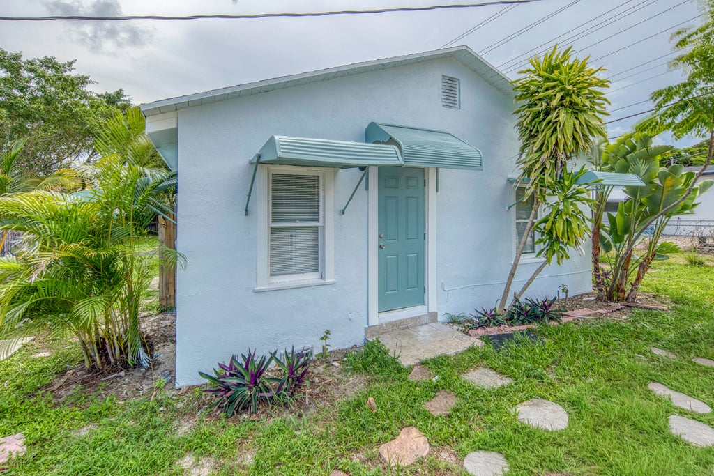 Photo of 531 N B Street #3 (west Building), Lake Worth Beach, FL 33460 (MLS # B26074768)