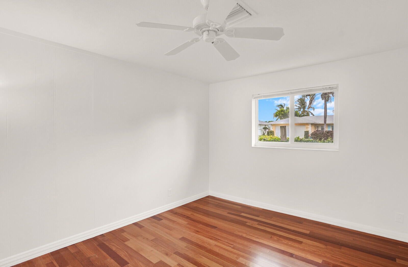 WOODCREST MNR - Residential