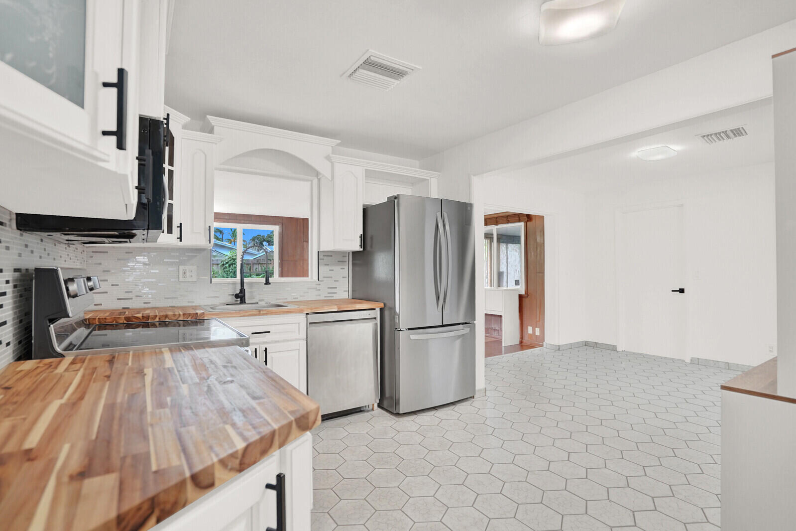 WOODCREST MNR - Residential