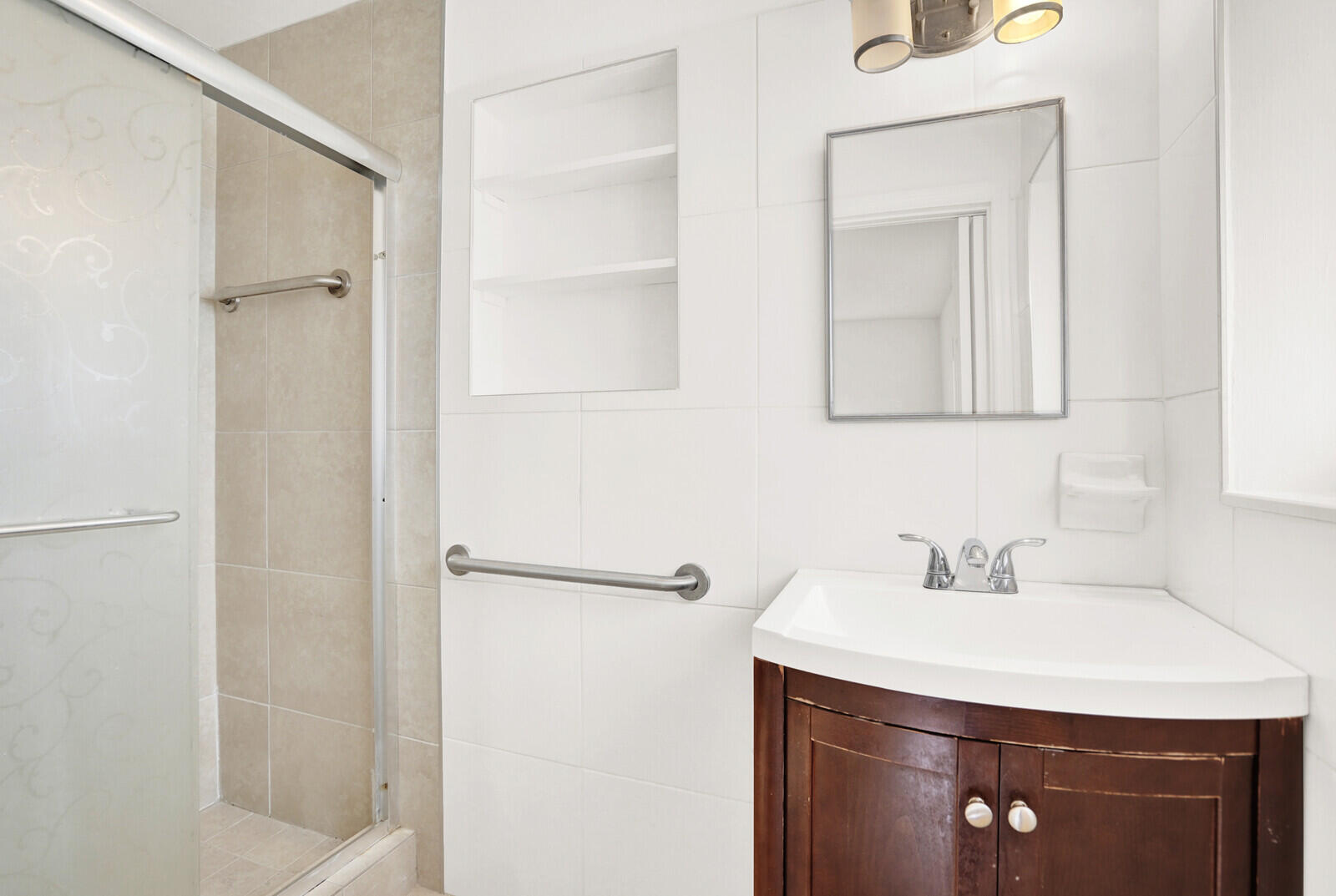 WOODCREST MNR - Residential