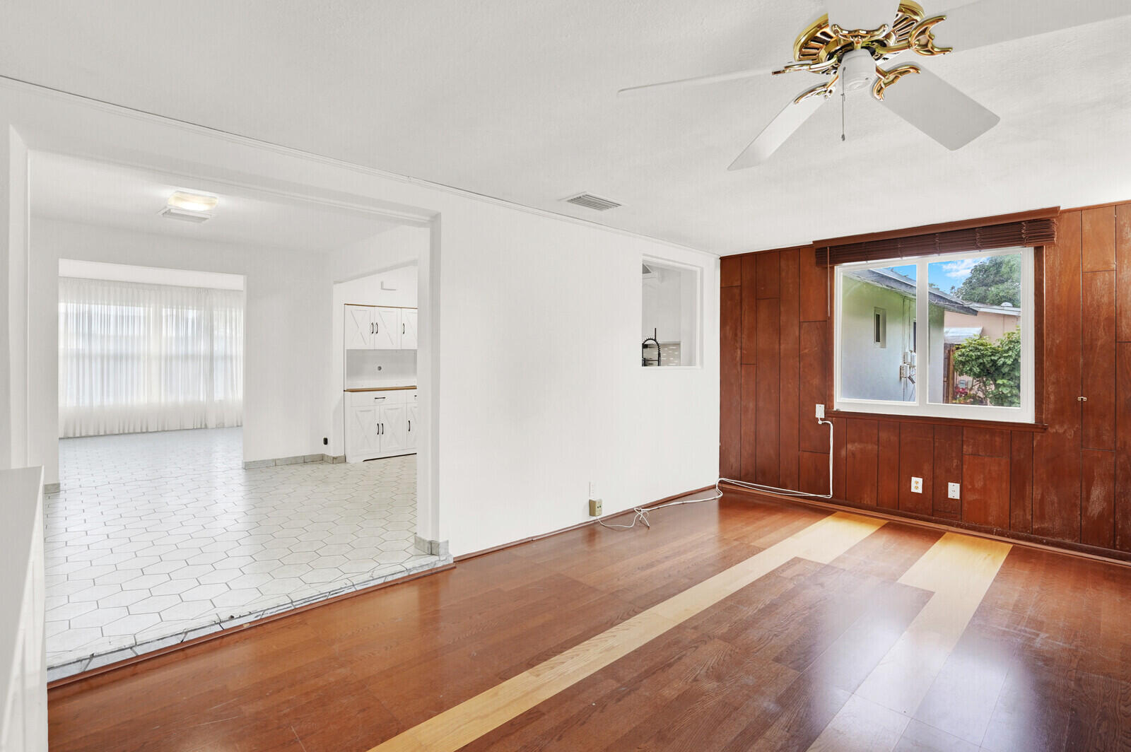 WOODCREST MNR - Residential