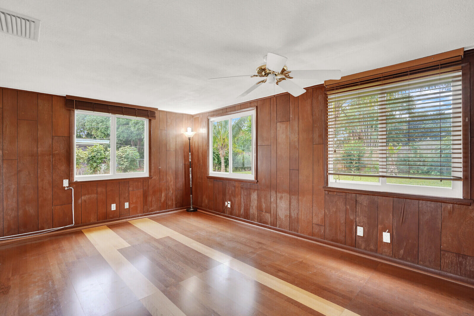 WOODCREST MNR - Residential