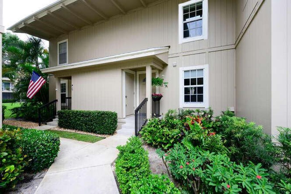 Photo of 18480 SE Wood Haven Lane #H, Jupiter, FL 33469 (MLS # R11011760)