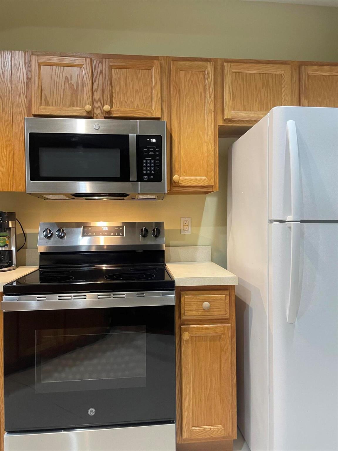 CASTLE PINES CONDOMINIUM - Residential Lease
