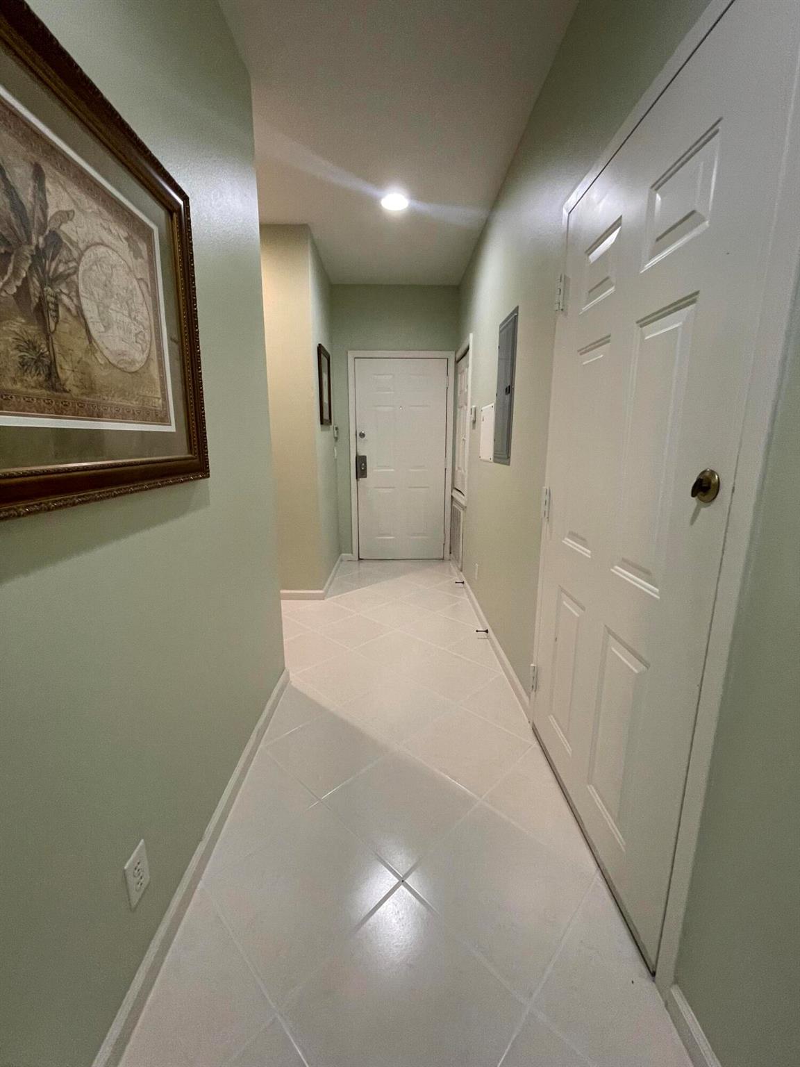 CASTLE PINES CONDOMINIUM - Residential Lease