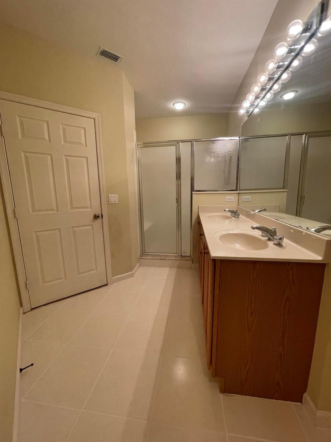 CASTLE PINES CONDOMINIUM - Residential Lease