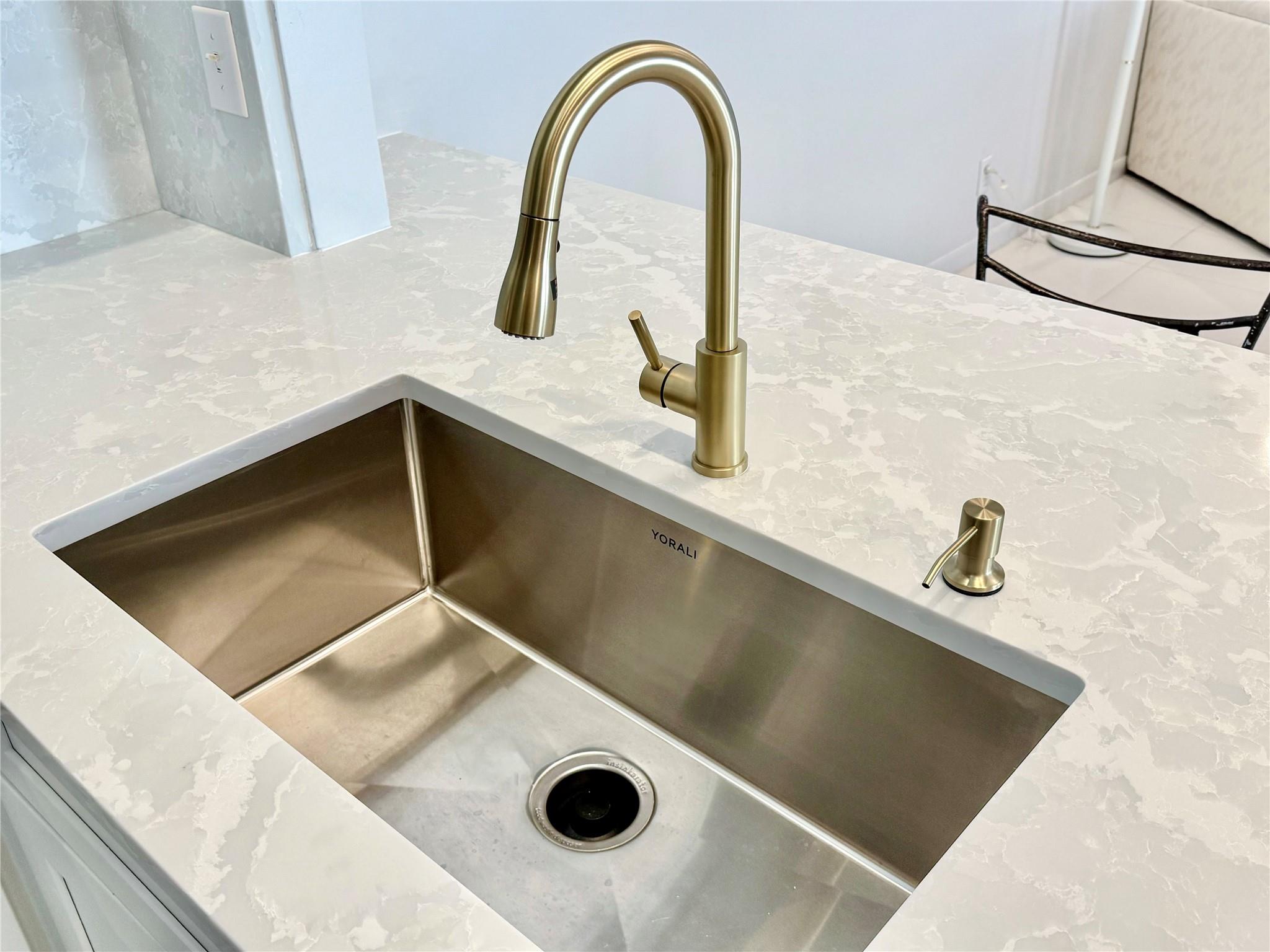 PALM CHASE LAKES - Residential