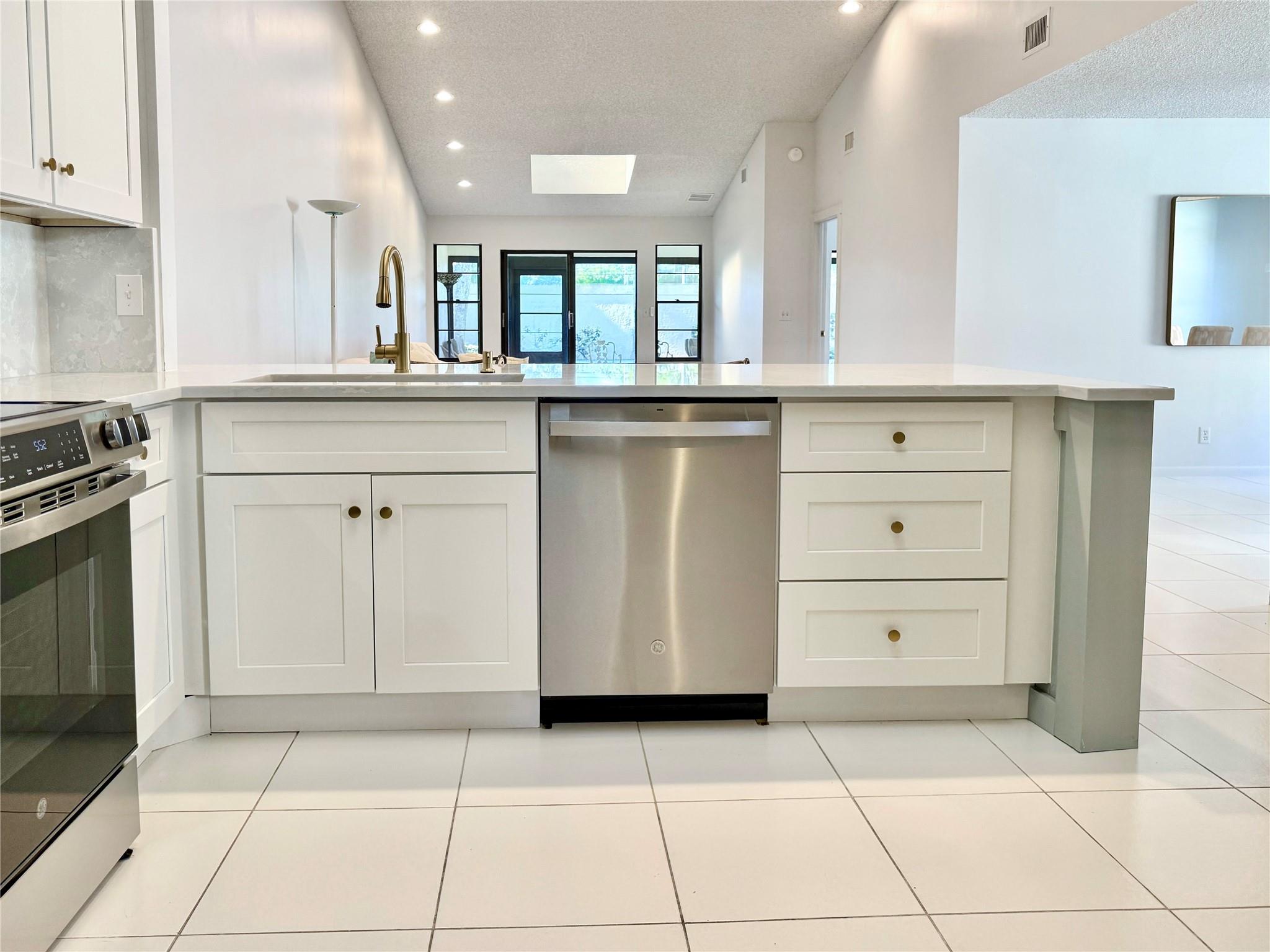 PALM CHASE LAKES - Residential