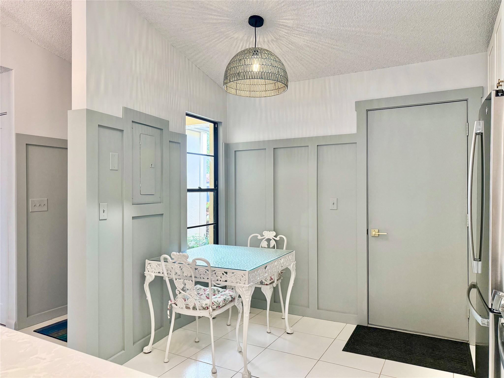 PALM CHASE LAKES - Residential