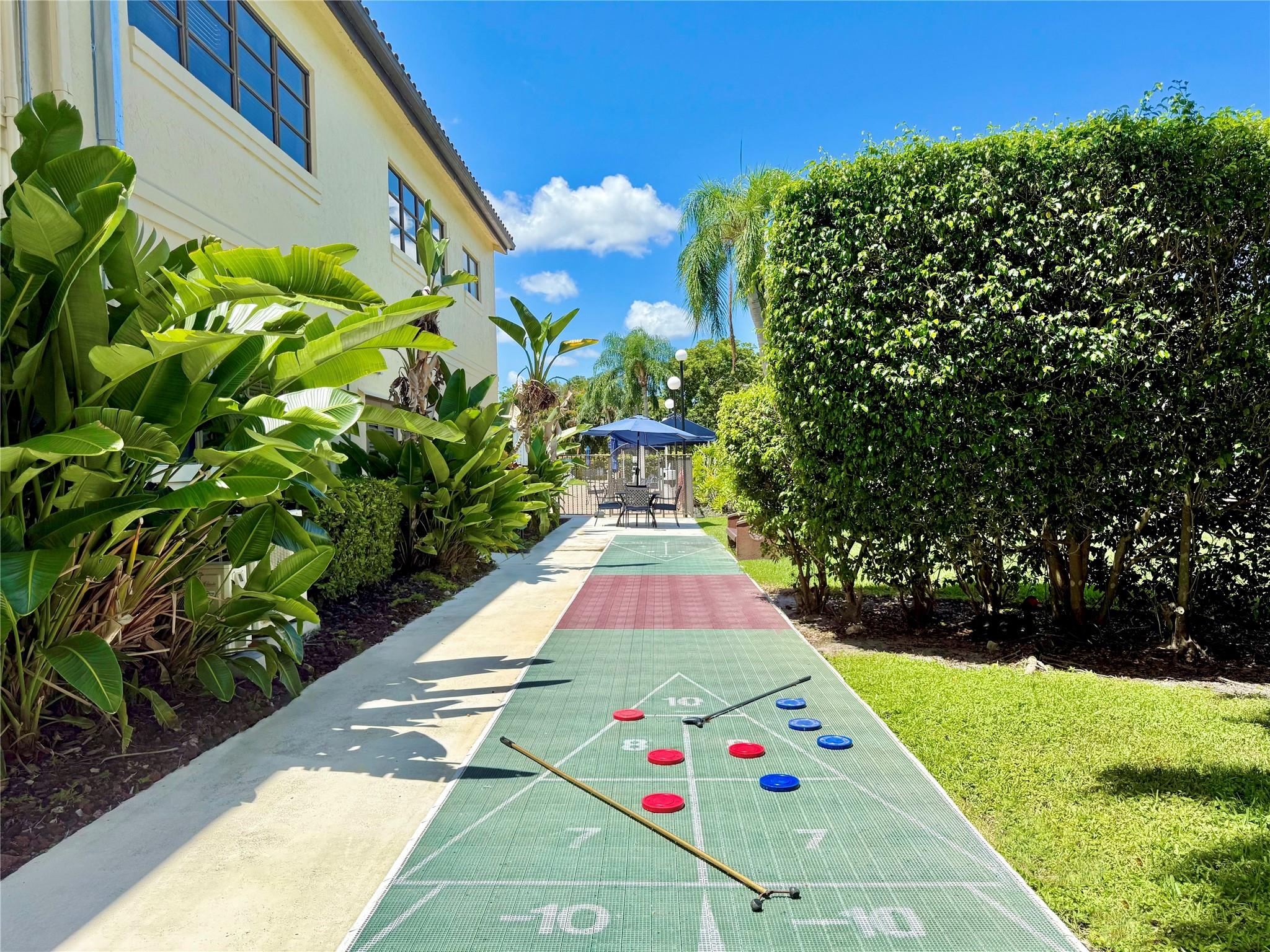 PALM CHASE LAKES - Residential