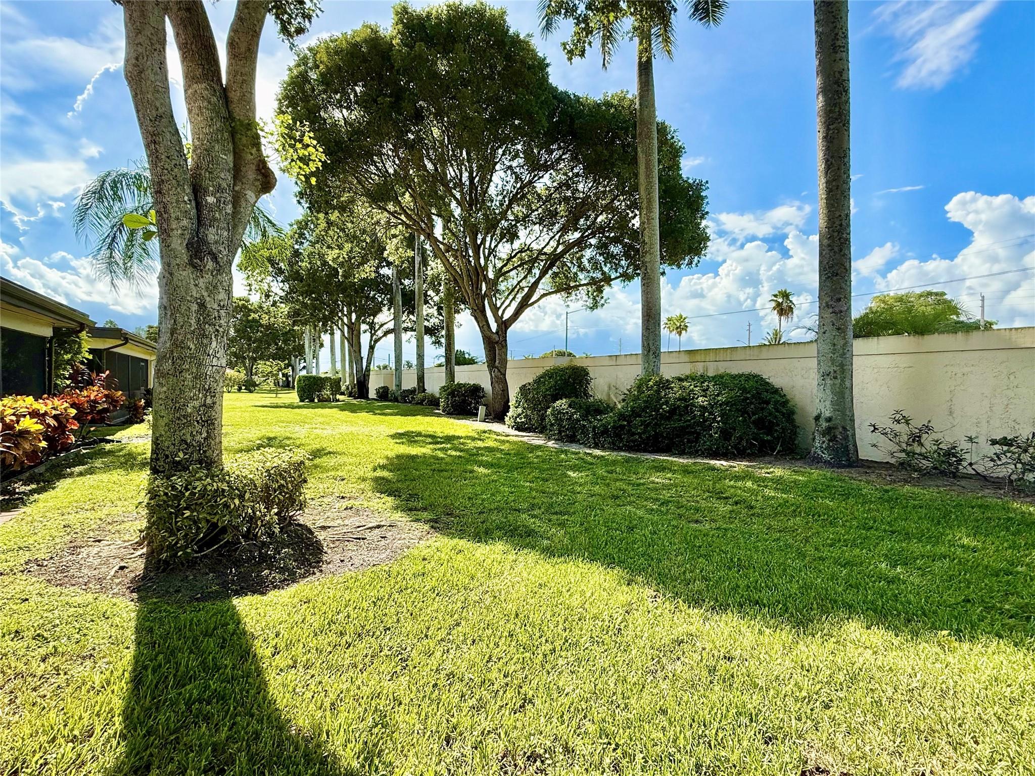 PALM CHASE LAKES - Residential