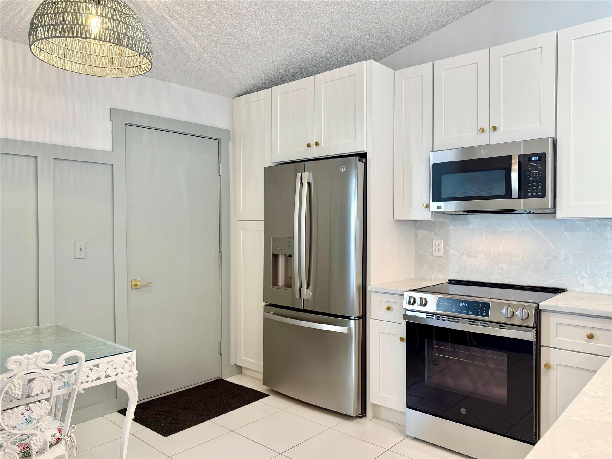 PALM CHASE LAKES - Residential