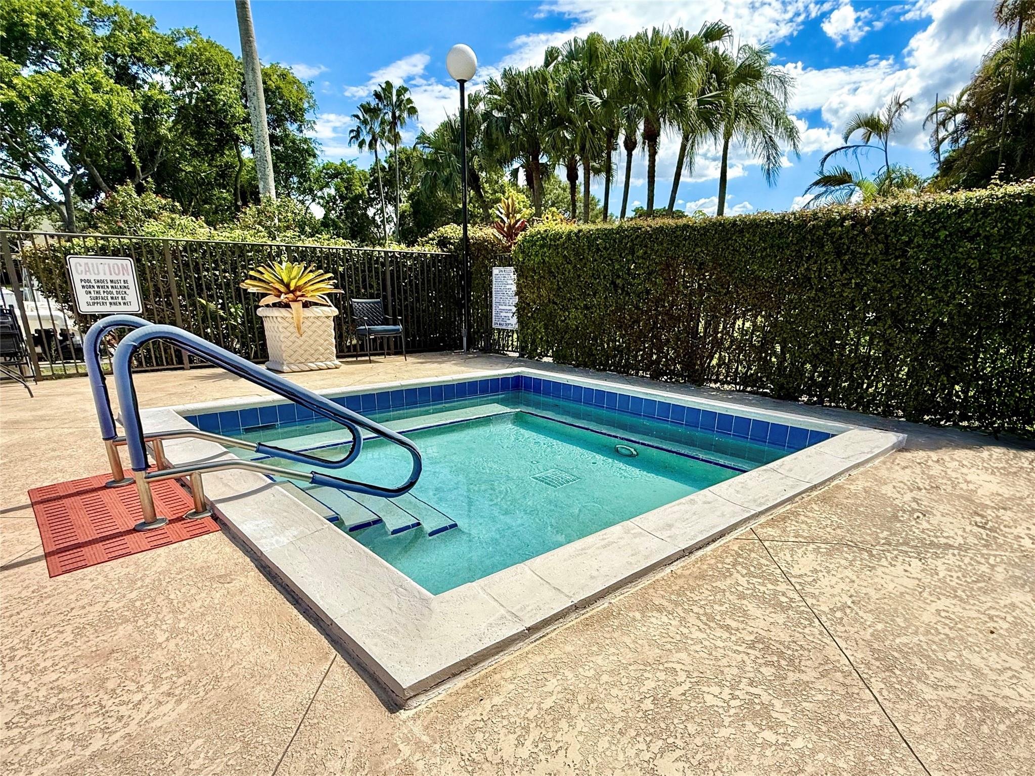 PALM CHASE LAKES - Residential