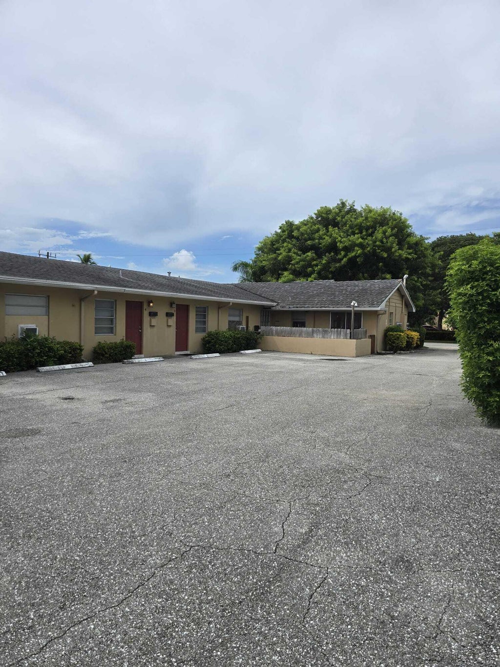 Photo of 330 SOUTHWIND Drive #6, North Palm Beach, FL 33408 (MLS # B26073016)