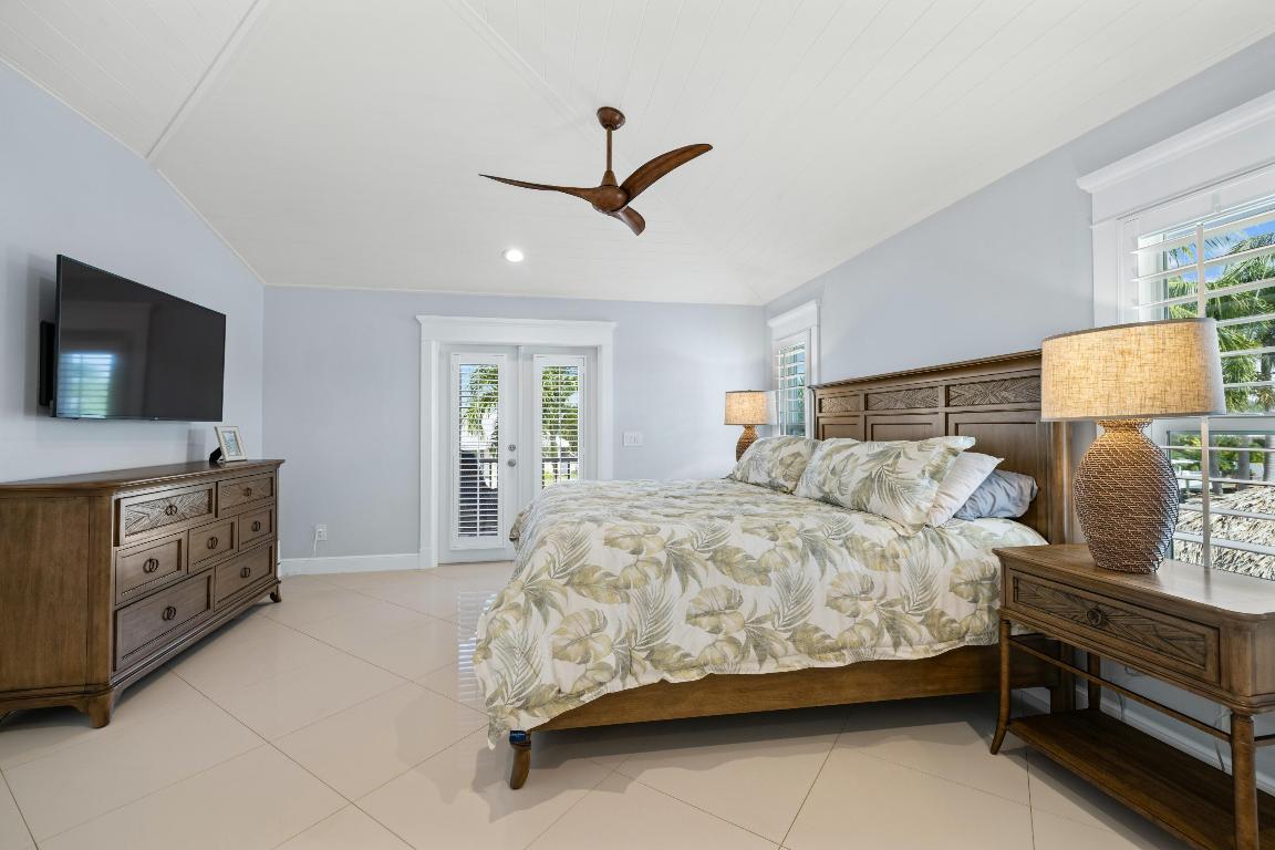 LIGHTHOUSE POINT - Residential