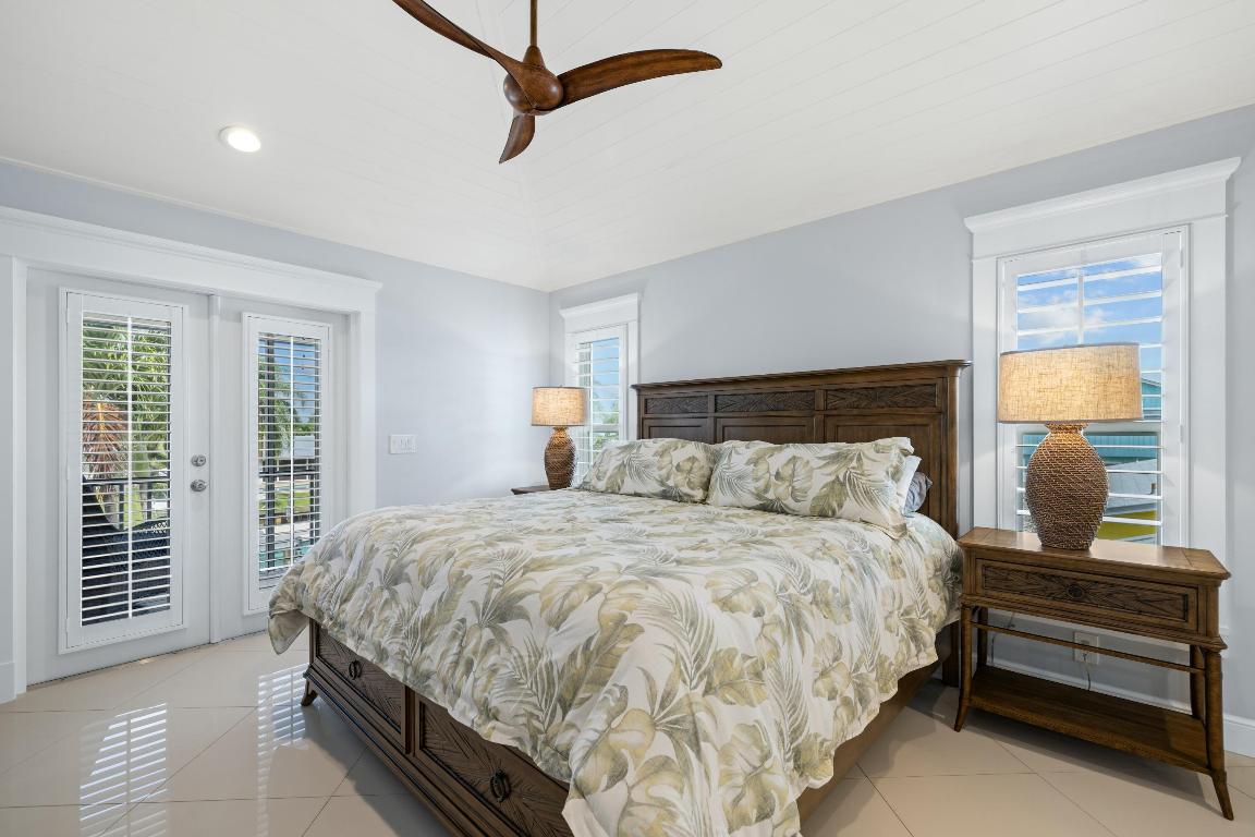 LIGHTHOUSE POINT - Residential