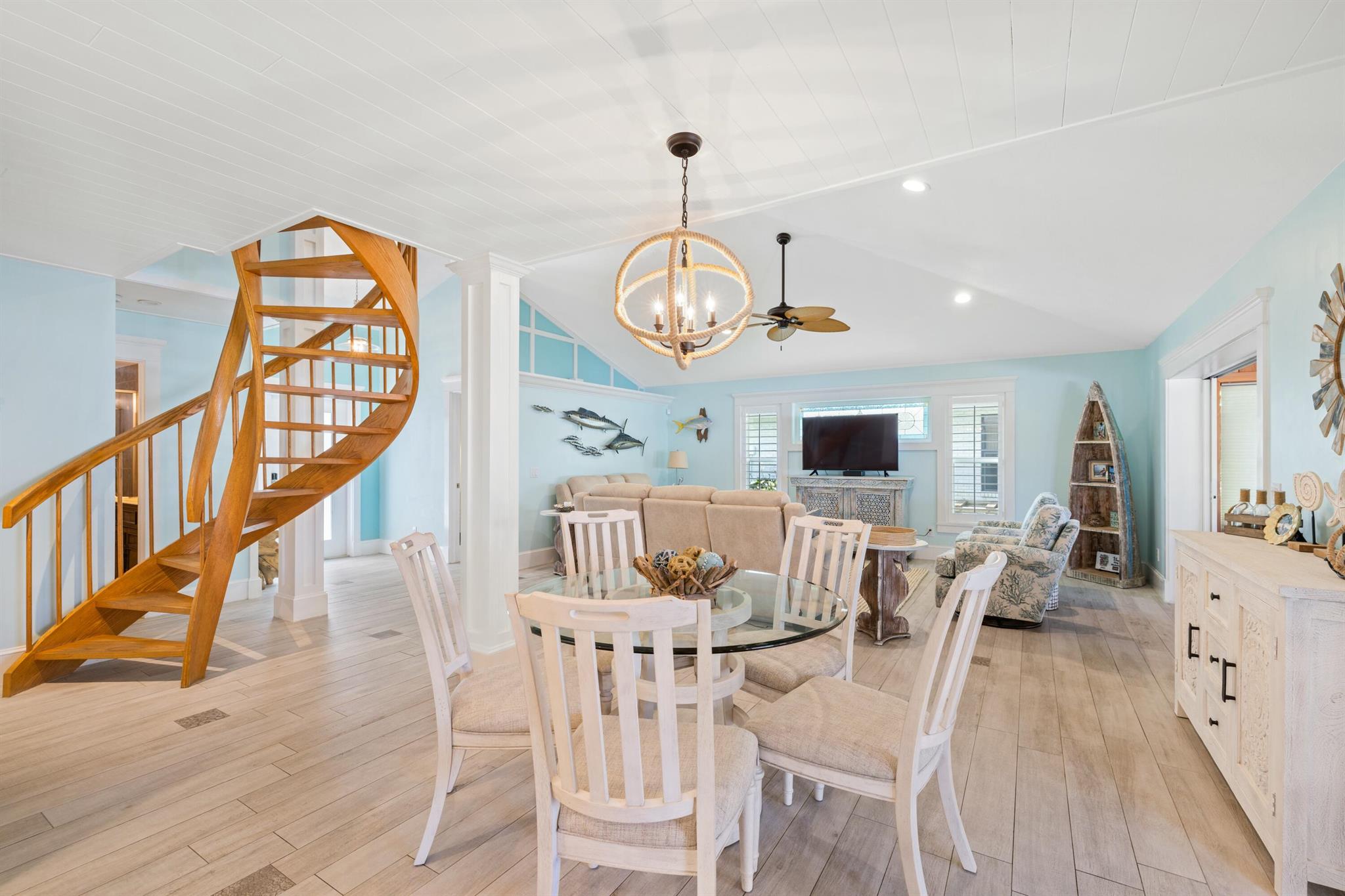 LIGHTHOUSE POINT - Residential