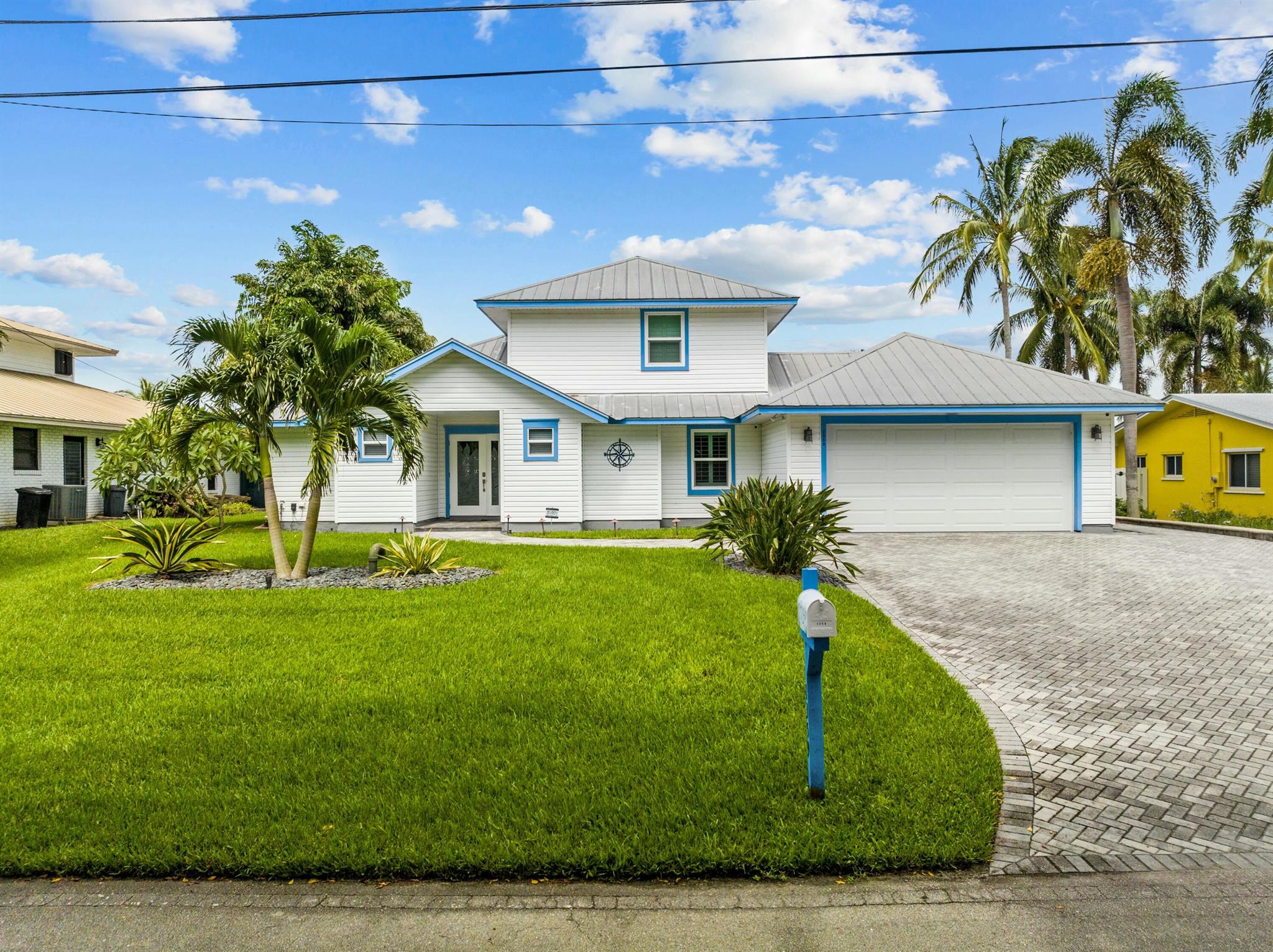 LIGHTHOUSE POINT - Residential