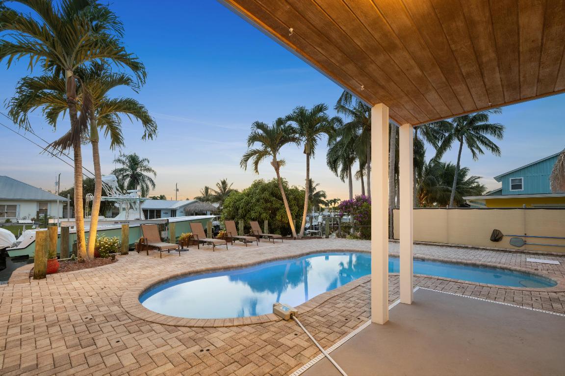 LIGHTHOUSE POINT - Residential