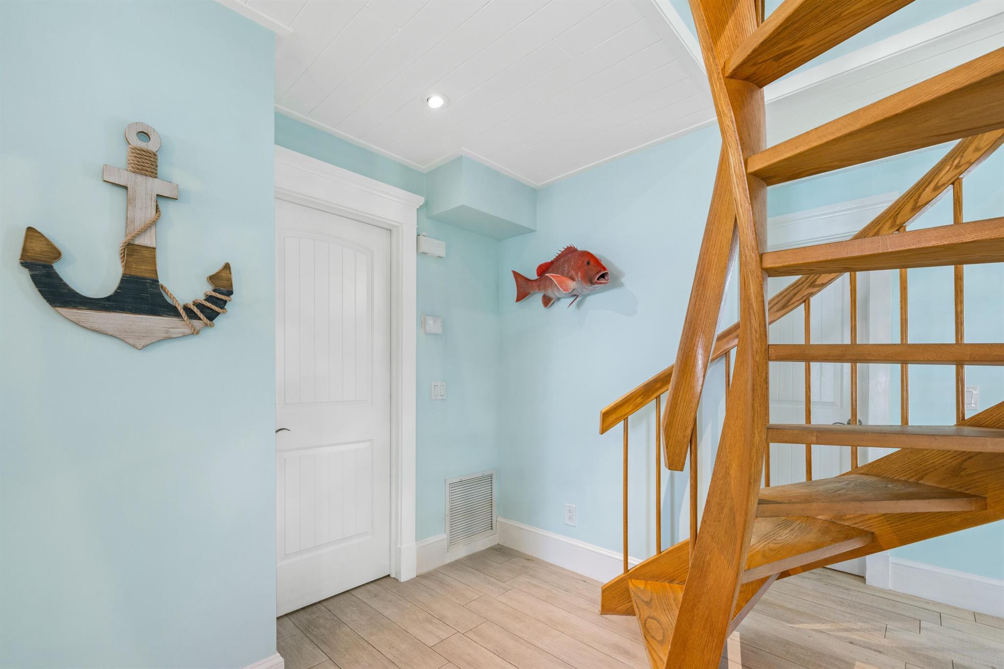 LIGHTHOUSE POINT - Residential