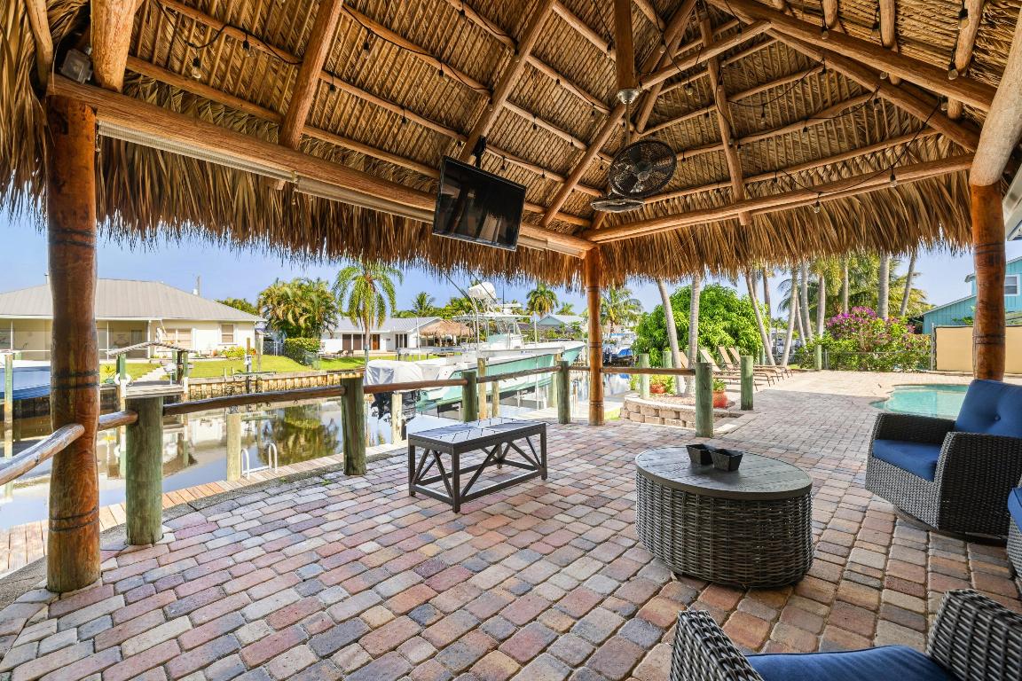 LIGHTHOUSE POINT - Residential