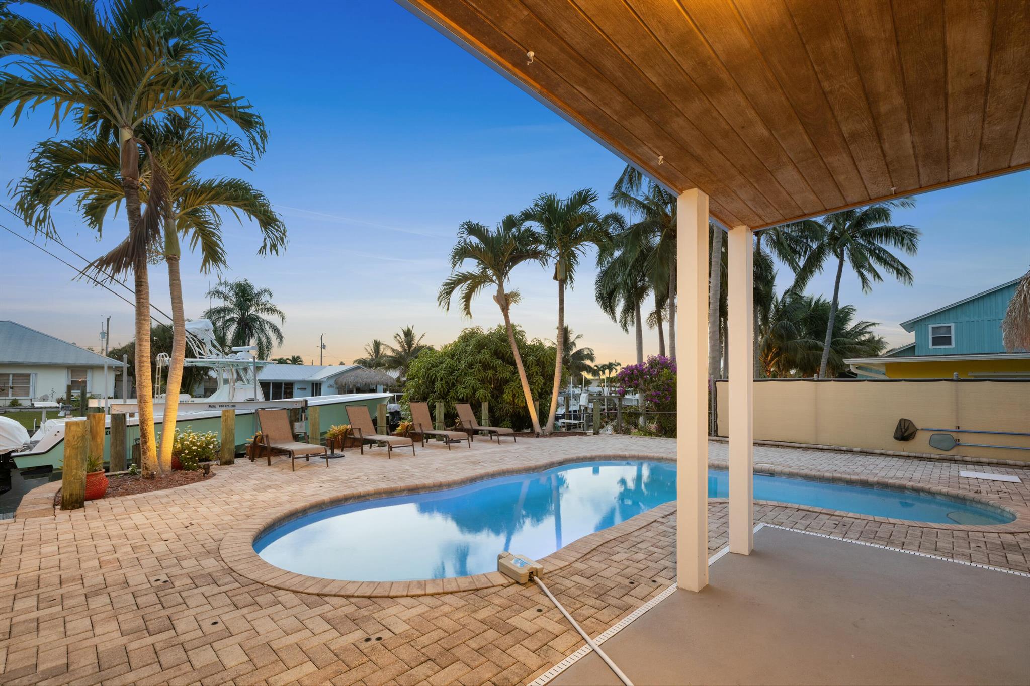 LIGHTHOUSE POINT - Residential