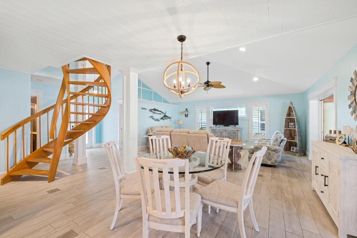 LIGHTHOUSE POINT - Residential