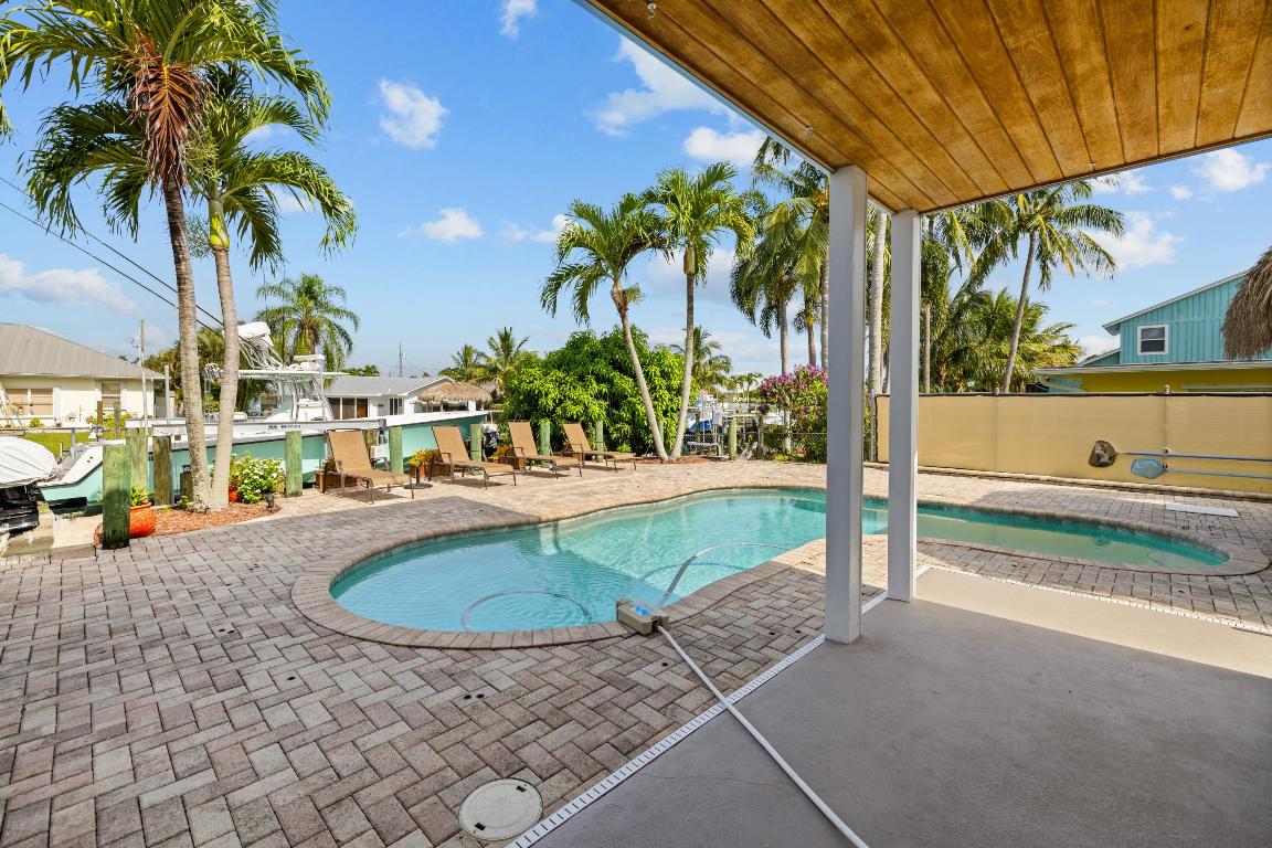 LIGHTHOUSE POINT - Residential