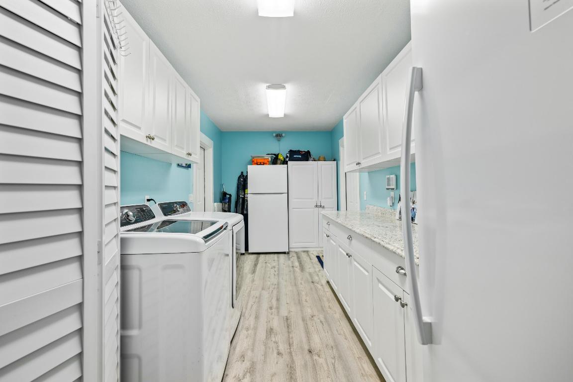 LIGHTHOUSE POINT - Residential