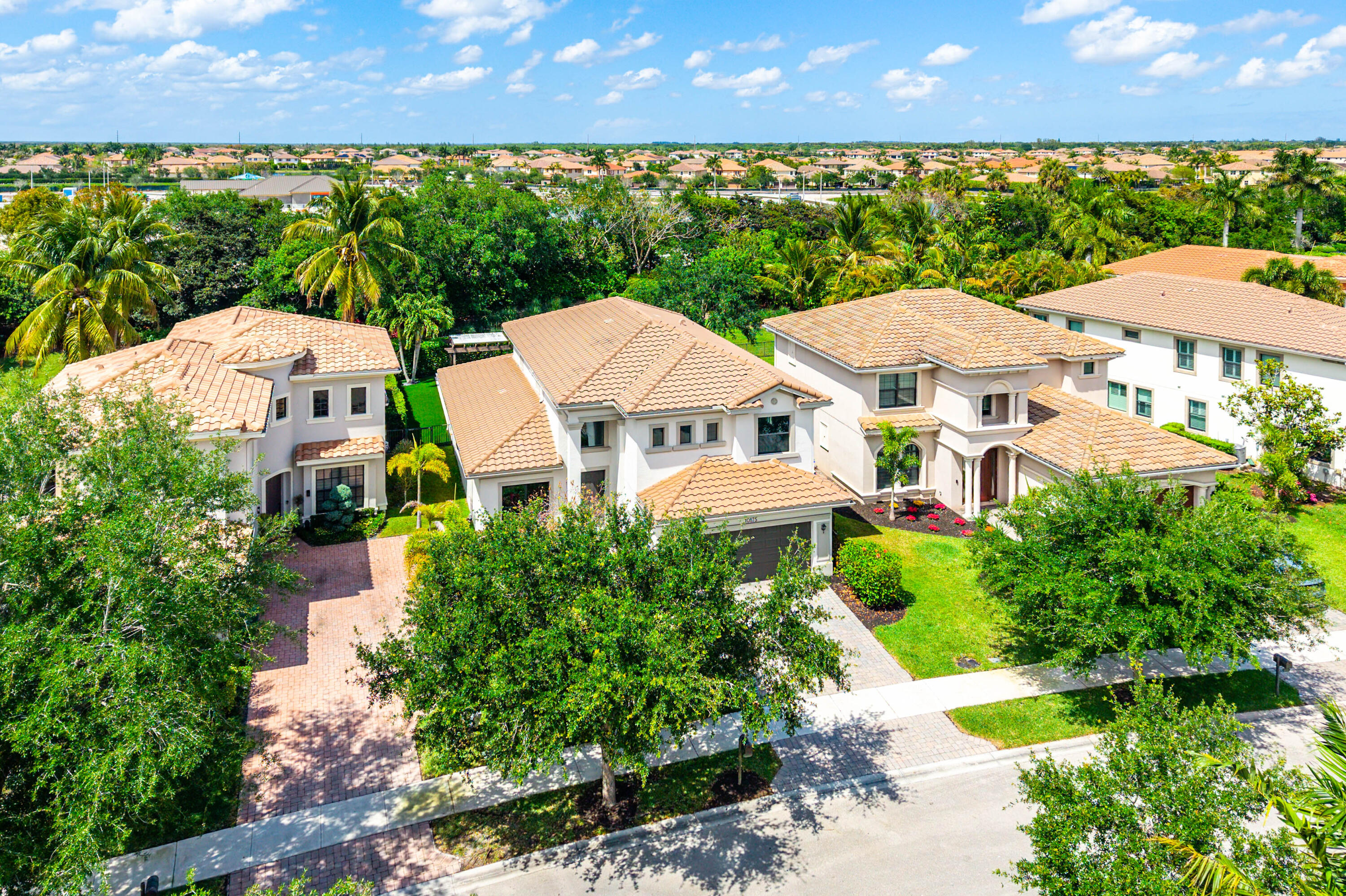 PARKLAND GOLF AND COUNTRY CLUB - Residential